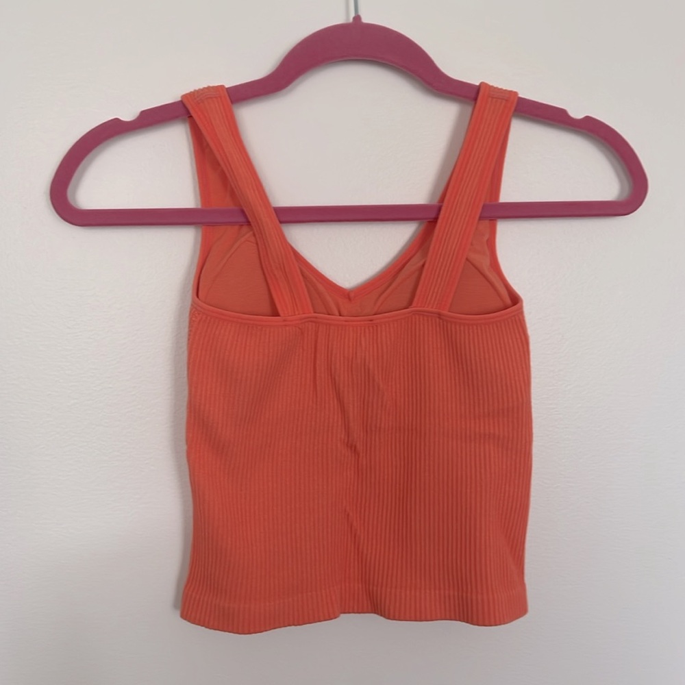 Stretchy Ribbed Tank Top - Picture 4 of 5